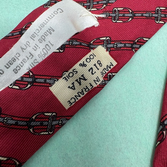 Hermès Tie Red 812 MA Tie 100% Silk Made In France - Picture 4 of 6